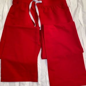 Scrub pants barely worn- regular length